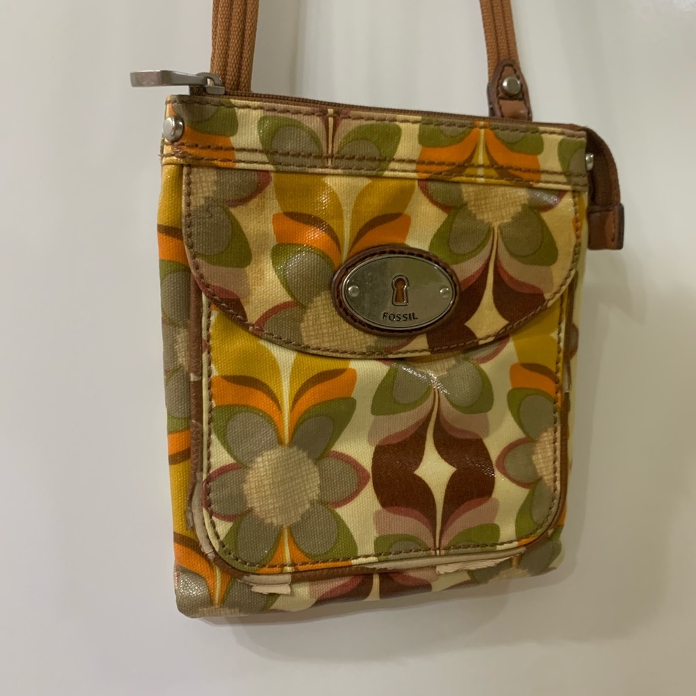 Fossil Key Per Crossbody